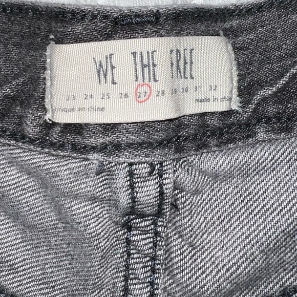 We the Free - Women’s Frayed Denim Shorts -27 - Picture 3 of 7